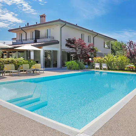 Agriturismo La Rocca Farm stay *