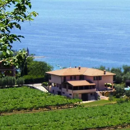Agriturismo La Rocca Farm stay *