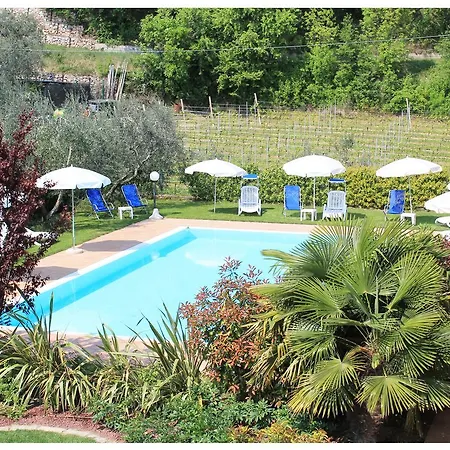 Agriturismo La Rocca مزرعة للإقامة باردولينو