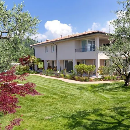 مزرعة للإقامة Agriturismo La Rocca باردولينو